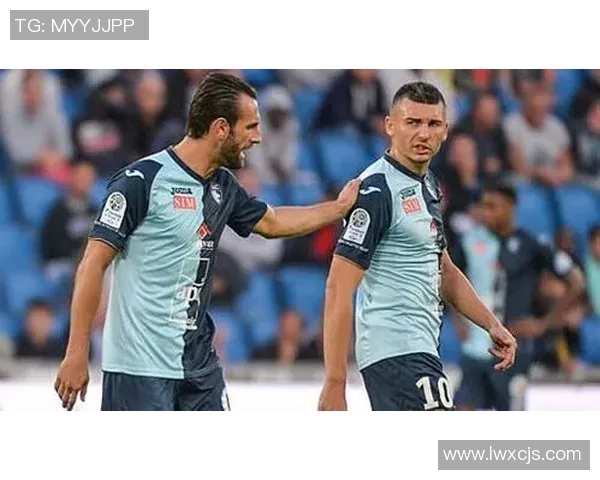 克莱蒙与索肖对决前瞻分析双方状态与战术布局探讨